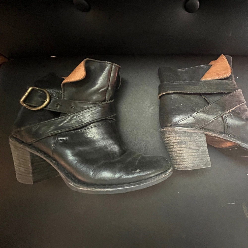 Rare black buckle Fiorentini & Baker ankle moto